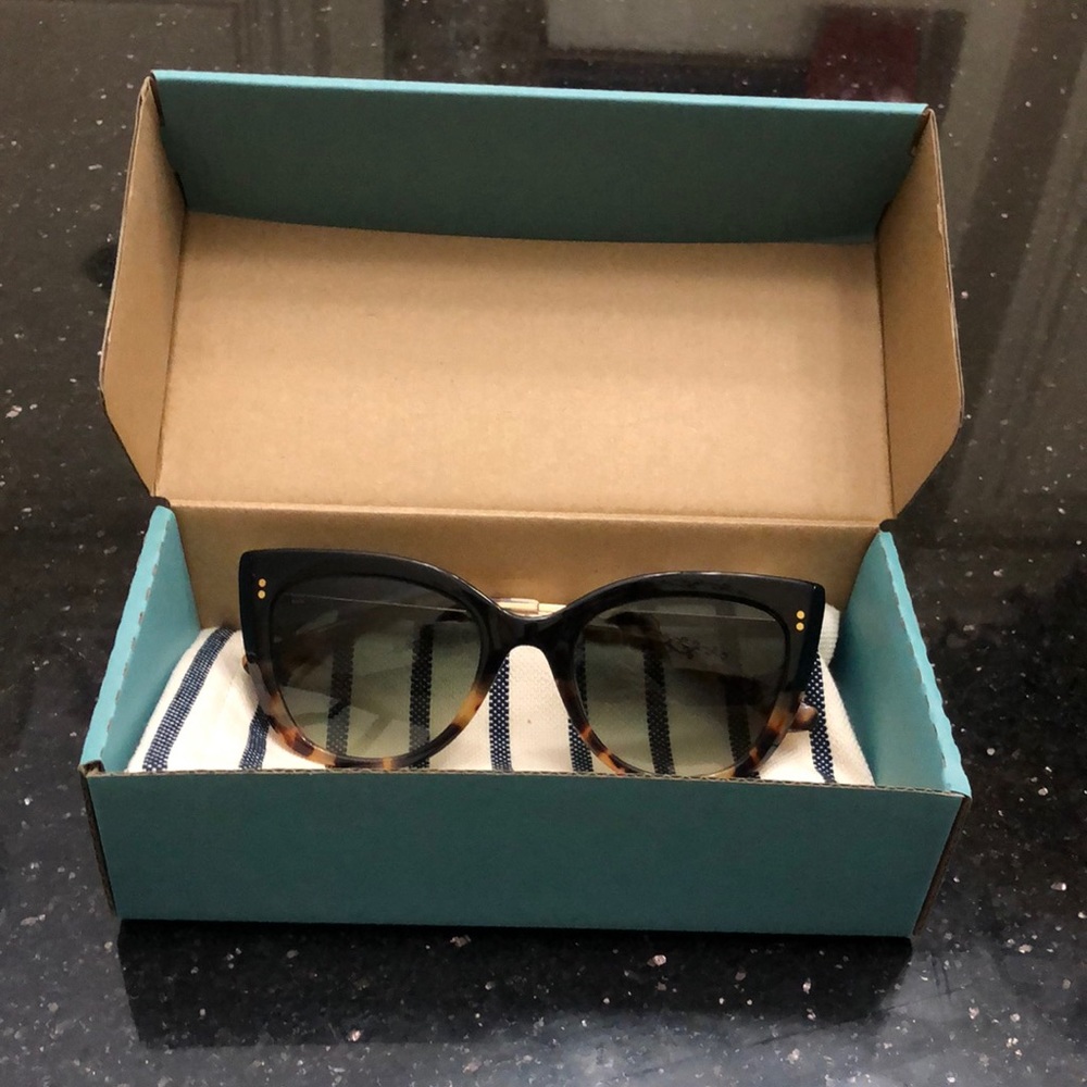 Tom’s Sunglasses